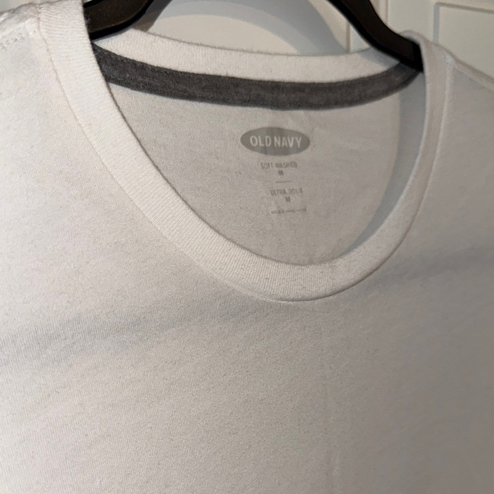 Old Navy- Classic White Men's T-Shirt size Medium - Picture 8 of 12